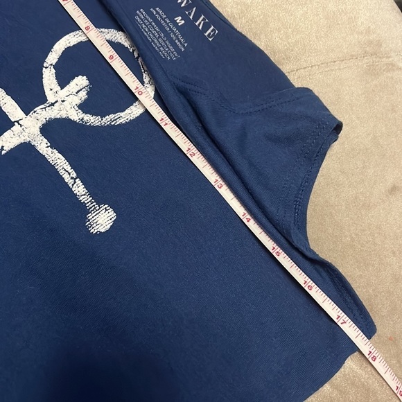 Blue tank top with anchor, longer front and back than sides - Picture 8 of 9